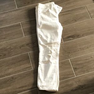 White capris jeans